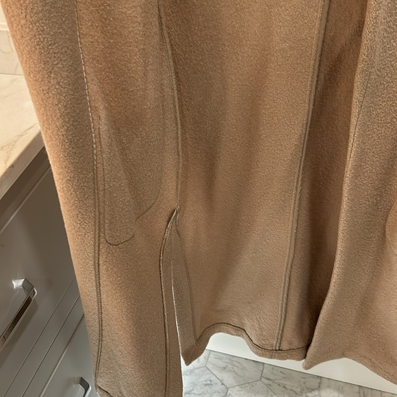 The group babton from Aritzia - Picture 4 of 6